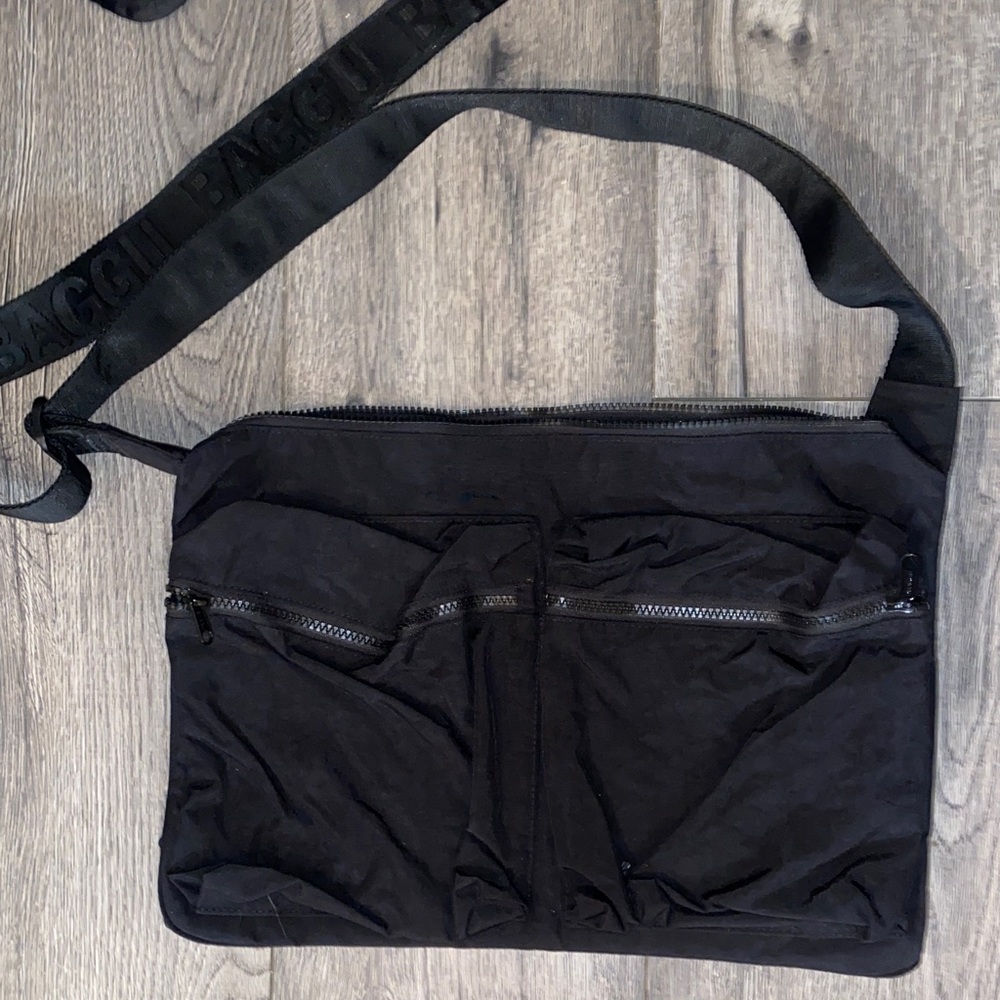 BAGGU Black Crossbody Bag with Branded Strap